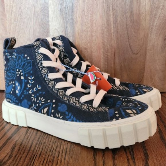 FARM Rio Macaw Forest Flatform High Top Sneaker (Women's) 8.5 - Picture 2 of 4